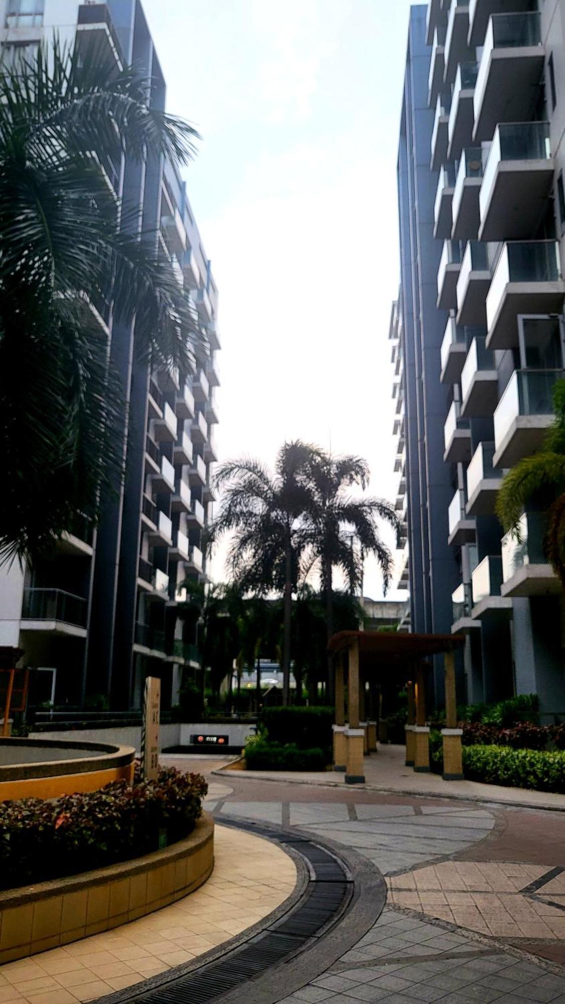 One Palm Tree Villas Condominium - Studio 2H With Balcony - Across Terminal 3 Airport Manila Exterior photo